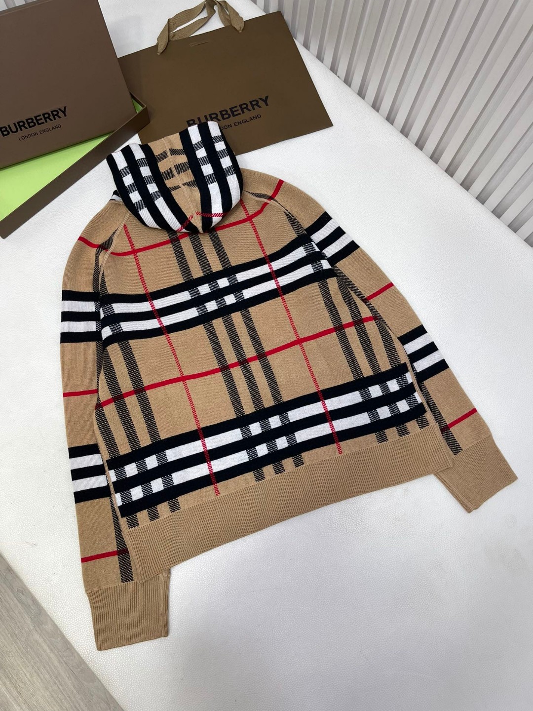 Burberry 巴宝莉 双面两穿拉链连帽羊毛开衫 针织衫 毛衣 外套 长袖 秋冬款 卡其色