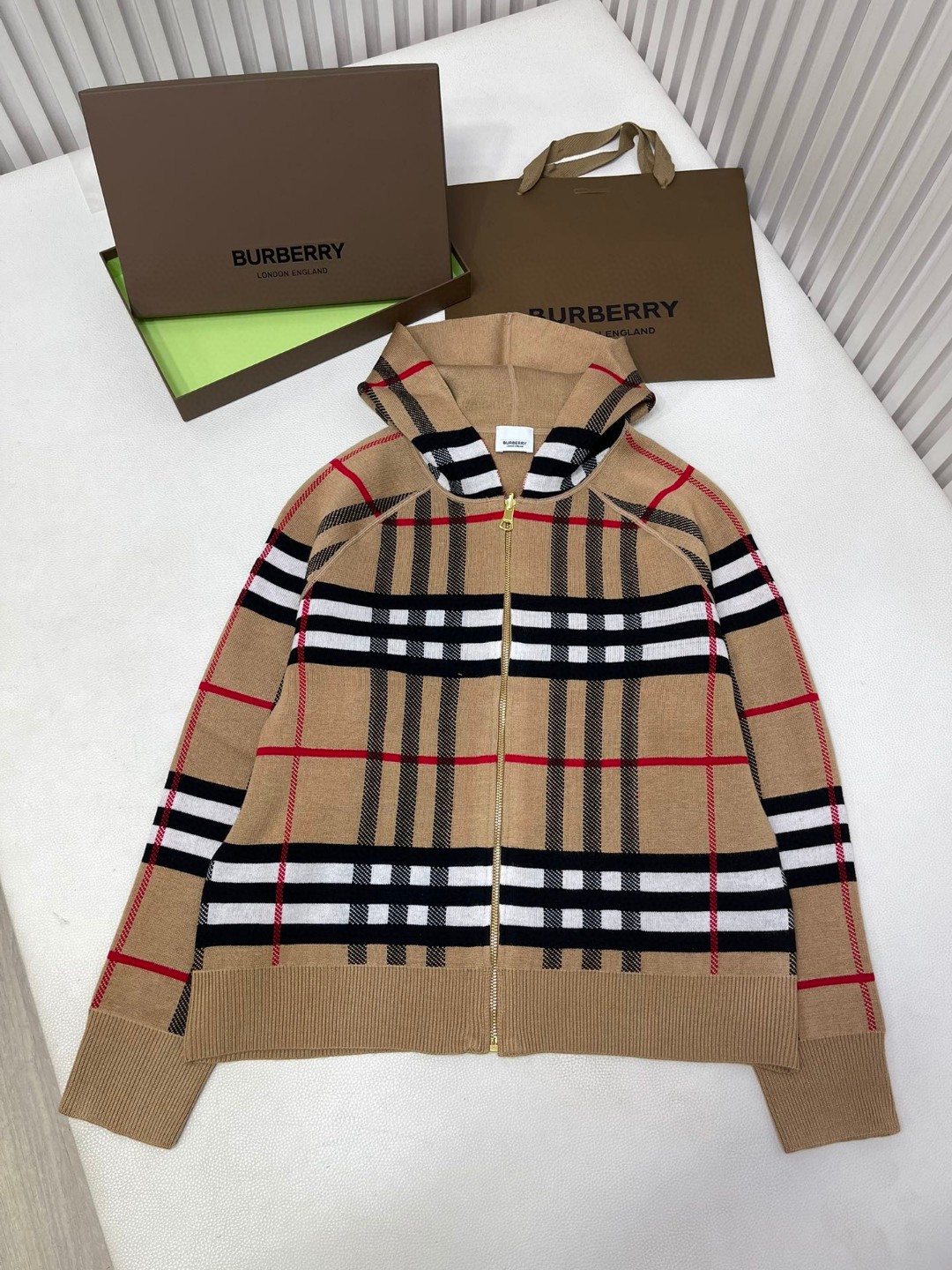 Burberry 巴宝莉 双面两穿拉链连帽羊毛开衫 针织衫 毛衣 外套 长袖 秋冬款 卡其色
