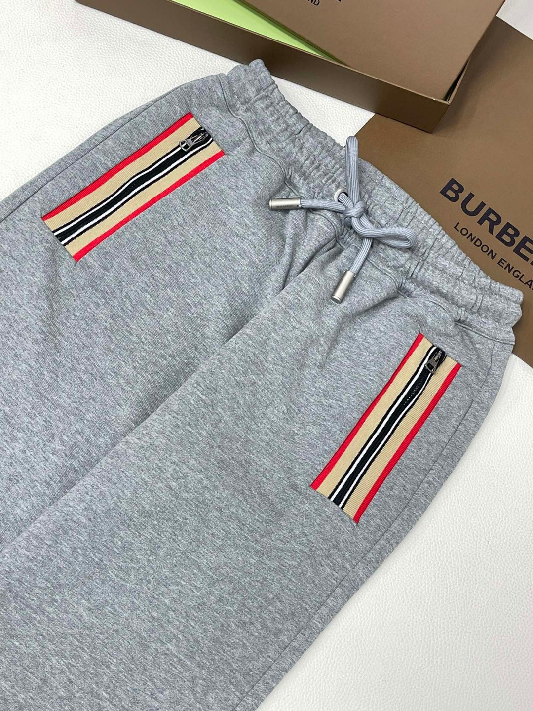 Burberry 巴宝莉 格纹拉链松紧腰束脚运动裤 裤子 休闲裤 长裤 灰色 80996211