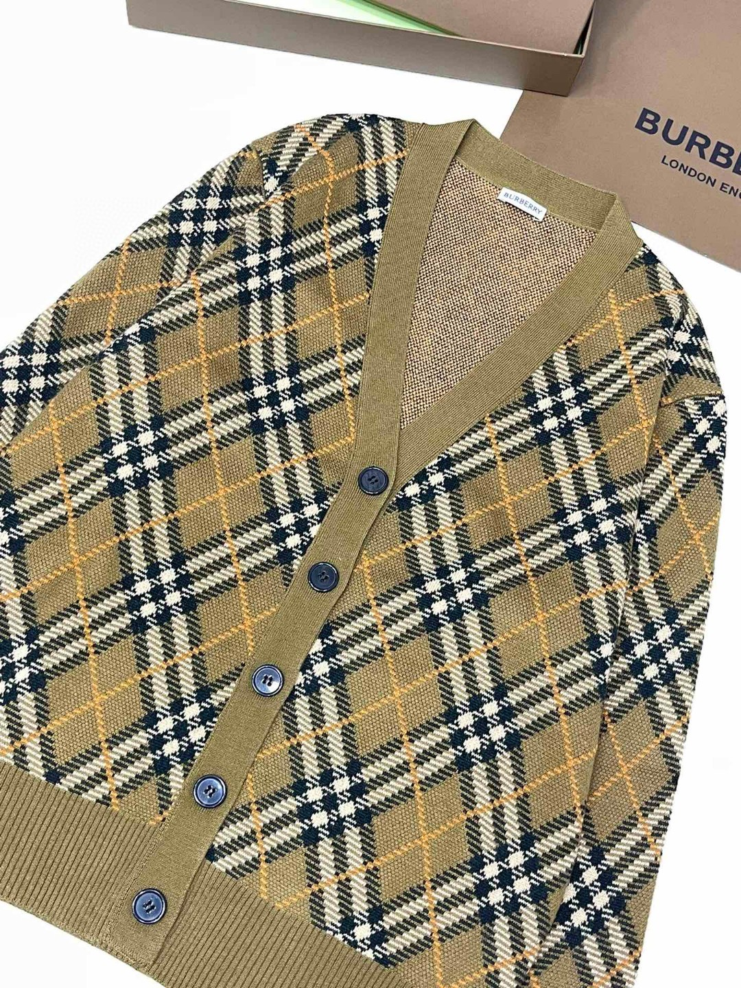 Burberry 巴宝莉 格纹V领羊毛针织衫 毛衣 外套 长袖 秋冬款 褐色 80996211
