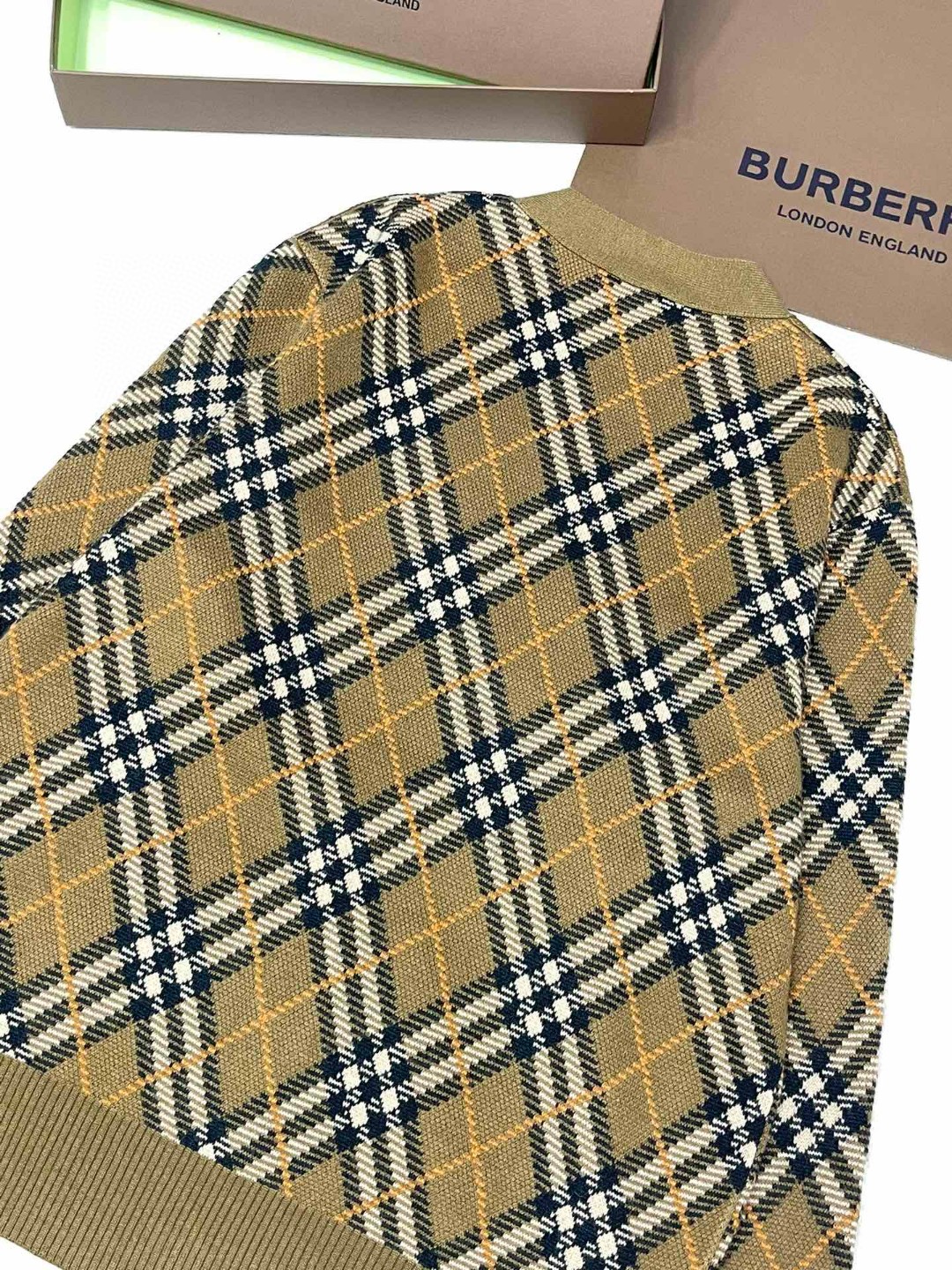 Burberry 巴宝莉 格纹V领羊毛针织衫 毛衣 外套 长袖 秋冬款 褐色 80996211