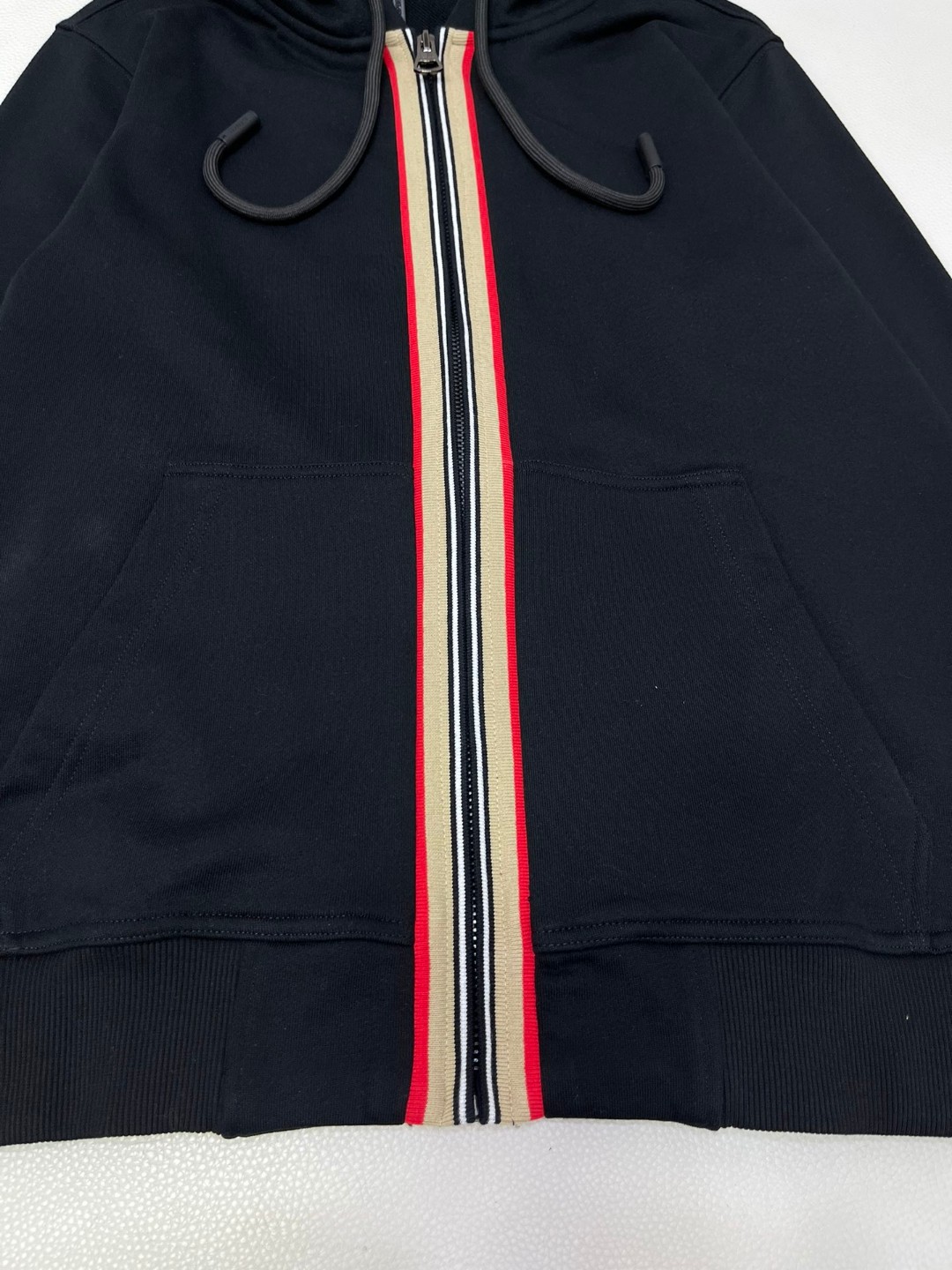 Burberry 巴宝莉 条纹拼色拉链连帽卫衣 外套 长袖 秋冬款 黑色 80333911