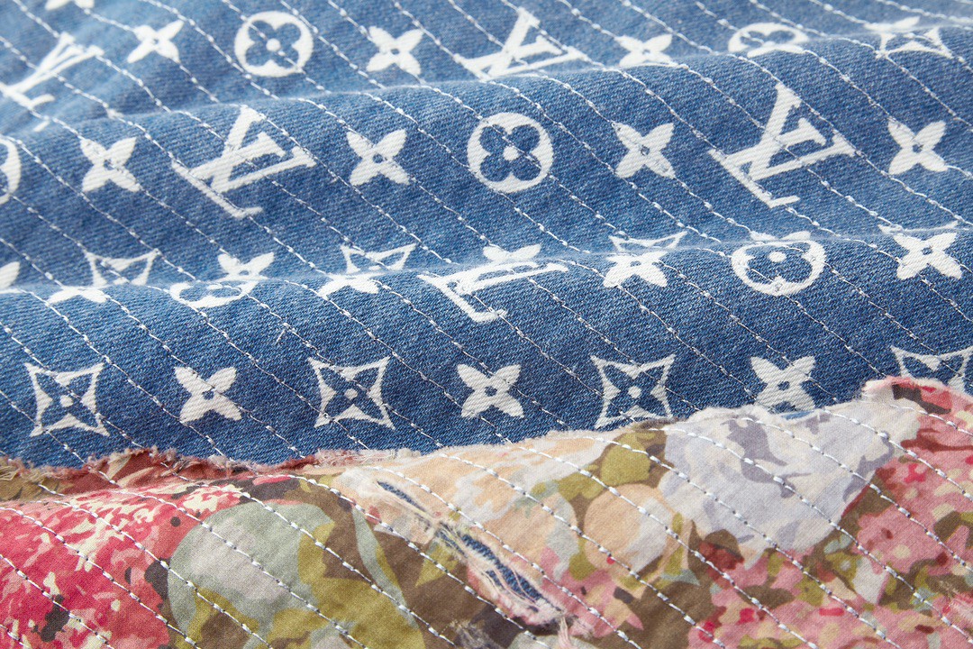 LOUIS VUITTON 路易威登 花卉贴布字母logo满印牛仔外套 夹克 长袖 外套 蓝色 1AAGQG