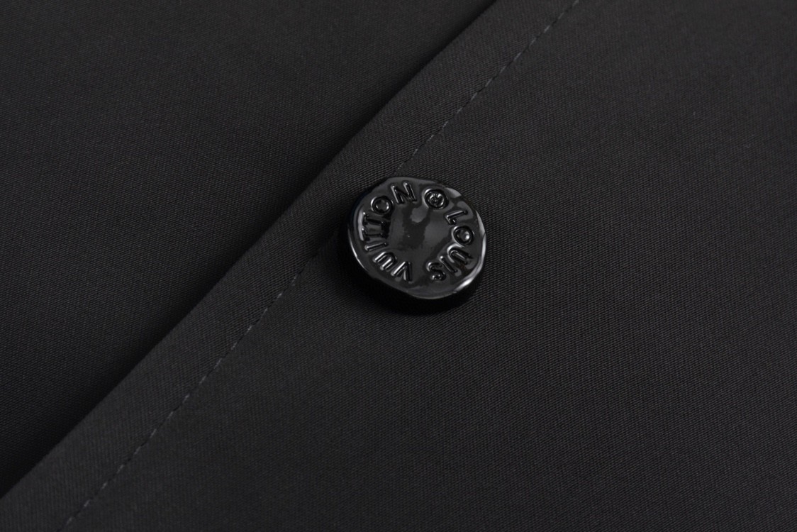 LOUIS VUITTON 路易威登 刺绣字母logo和平飞鸽夹克 长袖 外套 黑色 1ABZG3