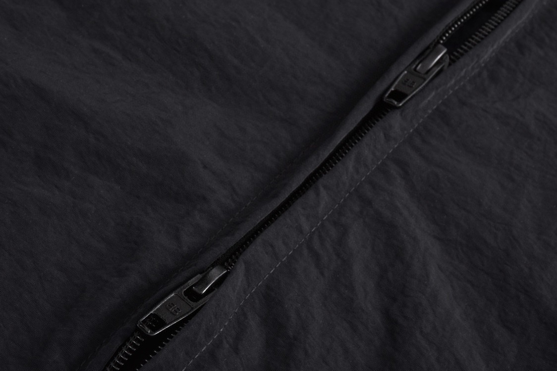 Balenciaga 巴黎世家 刺绣环形字母logo立领拉链夹克 外套 长袖 秋冬 黑色 