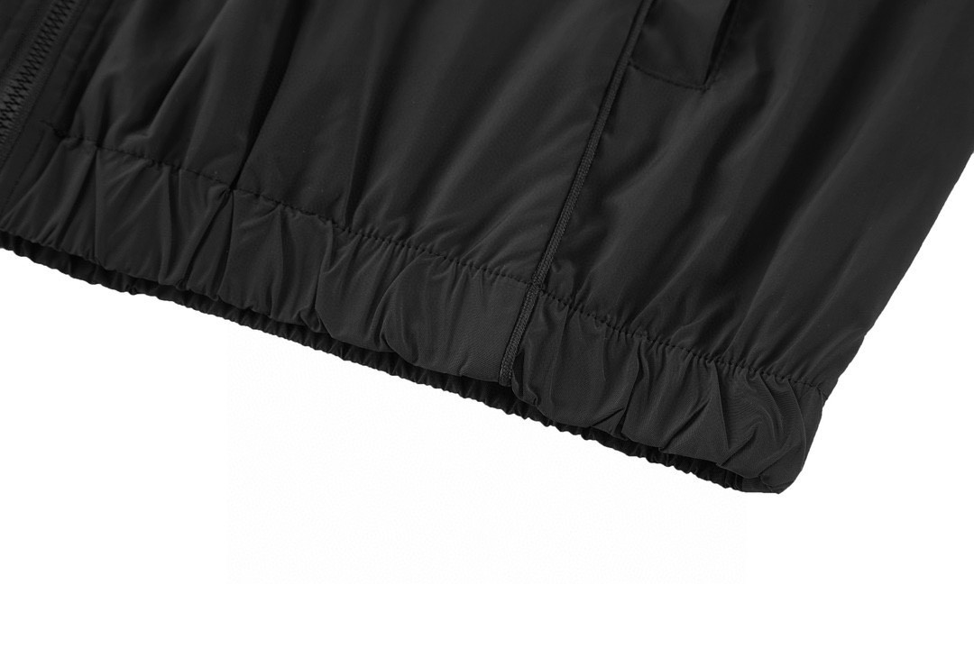 Givenchy 纪梵希 纯色logo徽标立领拉链夹克 外套 长袖 黑色 BM018E15L8-001