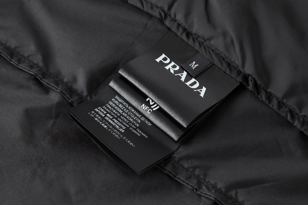 PRADA 普拉达 纯色便捷可折叠尼龙拉链连帽冲锋衣 夹克 外套 长袖 黑色 SGC530-1WQ9-F0967-S-232