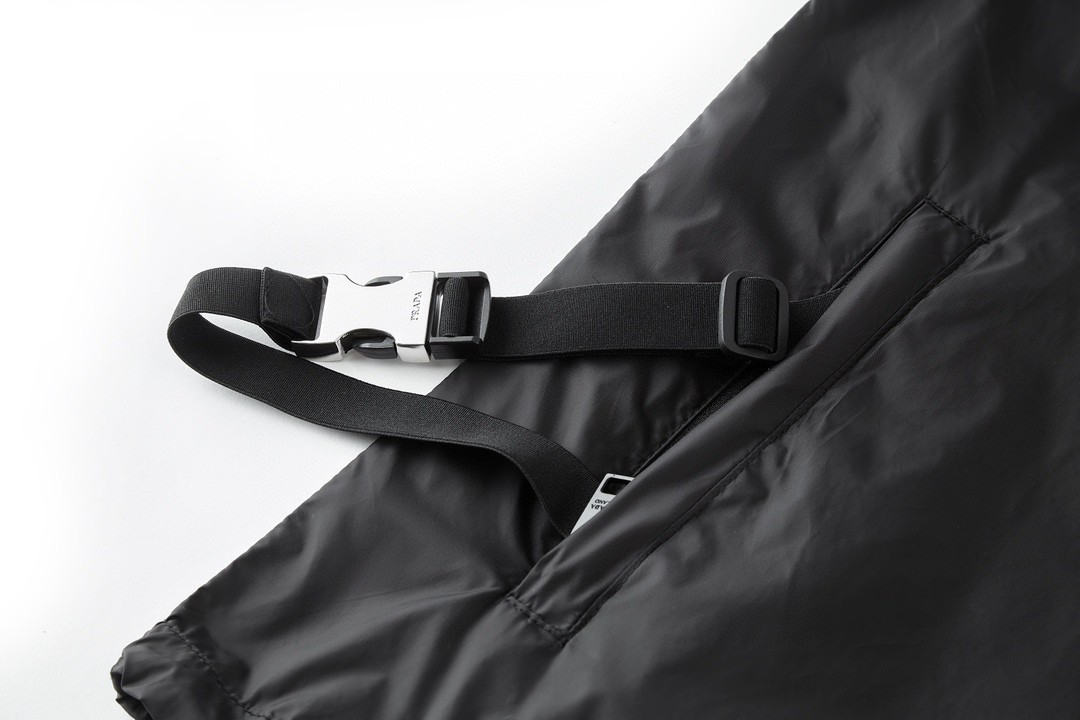 PRADA 普拉达 纯色便捷可折叠尼龙拉链连帽冲锋衣 夹克 外套 长袖 黑色 SGC530-1WQ9-F0967-S-232