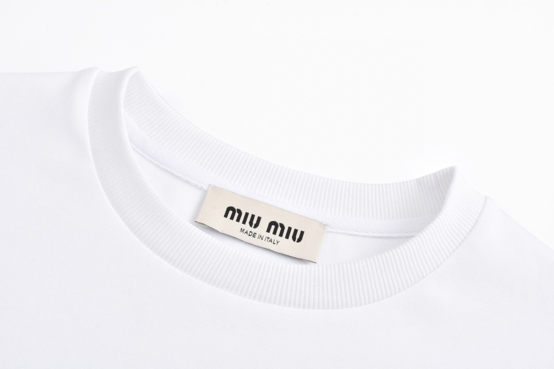 MIU MIU 缪缪 纯色字母logo绣花T恤 打底衫 长袖 白色 黑色 MJL862-1YXT-F0002-S-232
