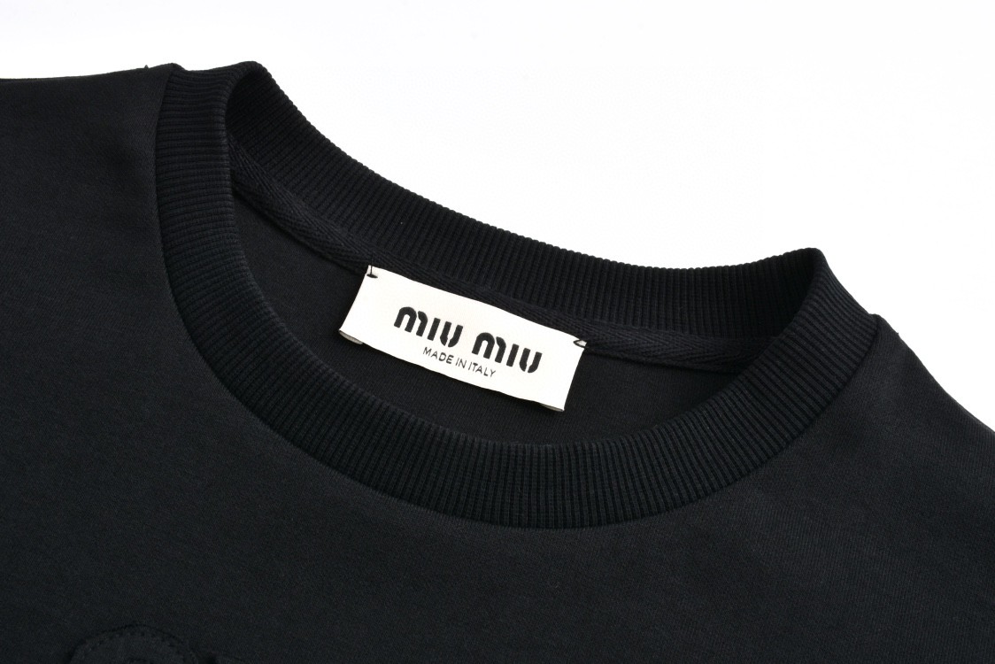 MIU MIU 缪缪 纯色字母logo绣花T恤 打底衫 长袖 白色 黑色 MJL862-1YXT-F0002-S-232
