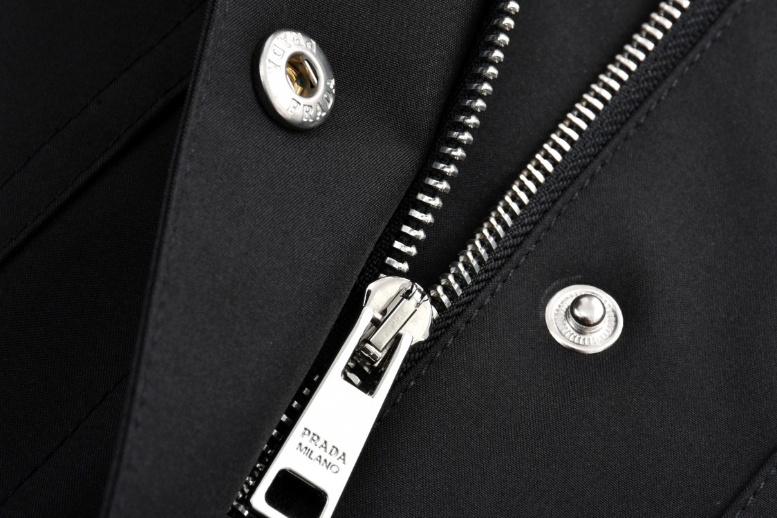 PRADA 普拉达 纯色徽标拉链工装夹克 外套 长袖 黑色 292103-11HJ-F0002-S-231