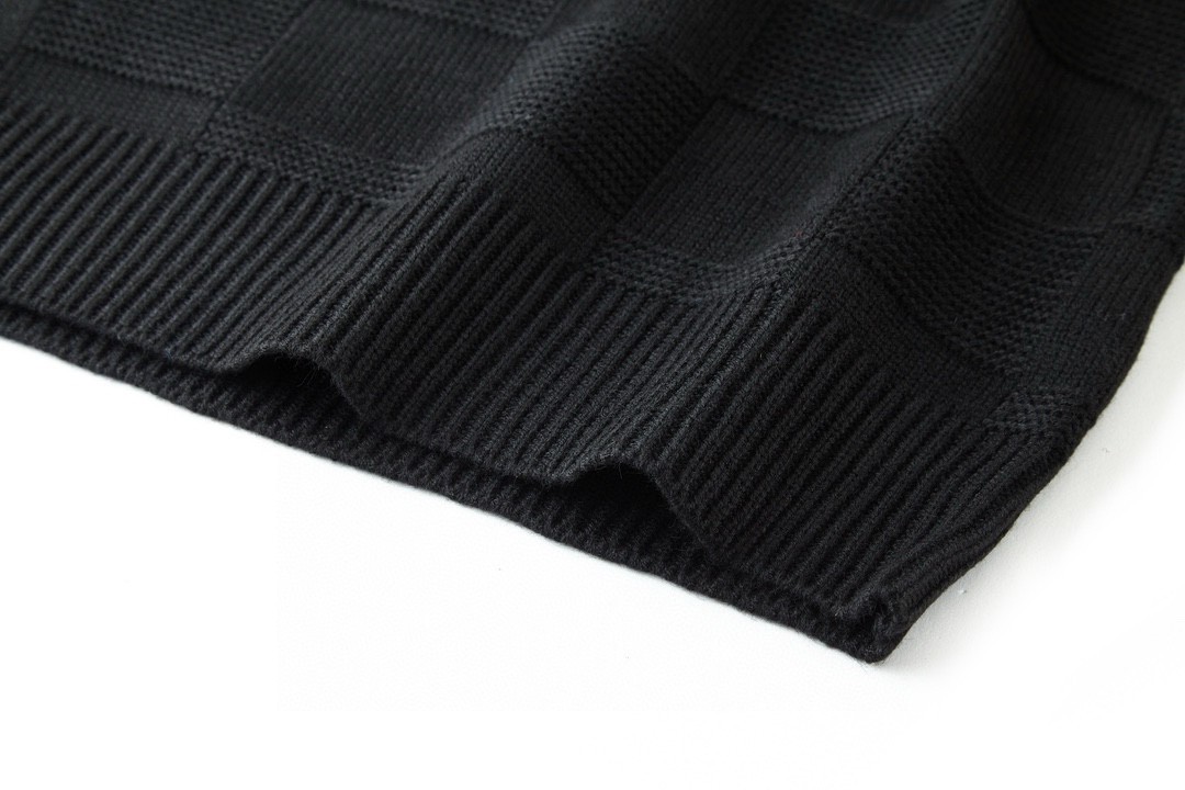 LOUIS VUITTON 路易威登 别针刺绣字母logo棋盘格毛衣 针织衫 长袖 秋冬款 黑色 1AA4MC