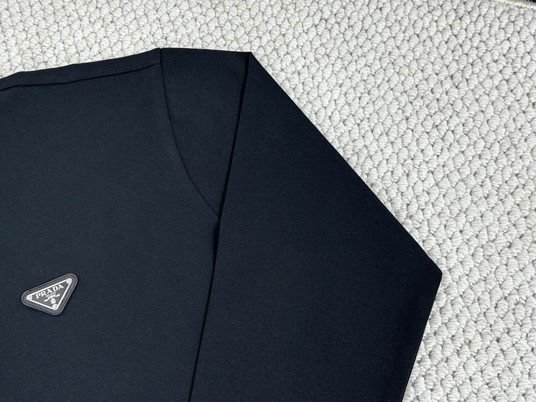 PRADA 普拉达 纯色logo徽标拉链Polo衫 长袖 黑色 UJL59B-1YR4-F0002-S-OOO