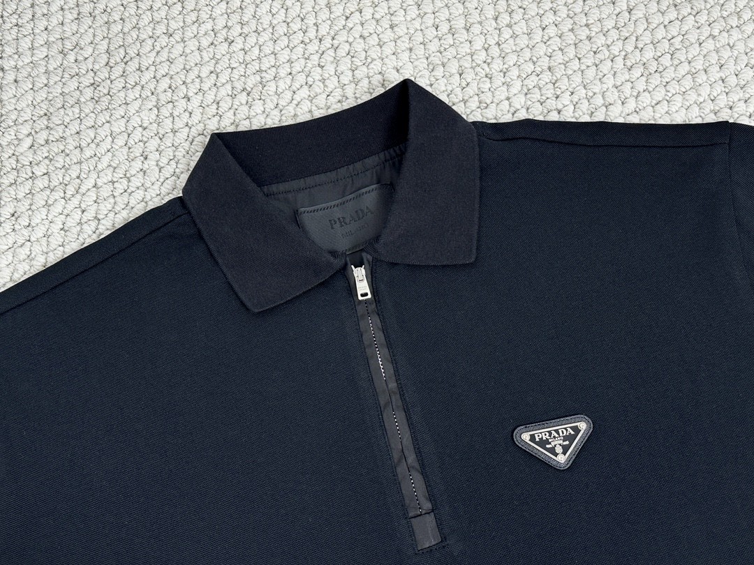 PRADA 普拉达 纯色logo徽标拉链Polo衫 长袖 黑色 UJL59B-1YR4-F0002-S-OOO