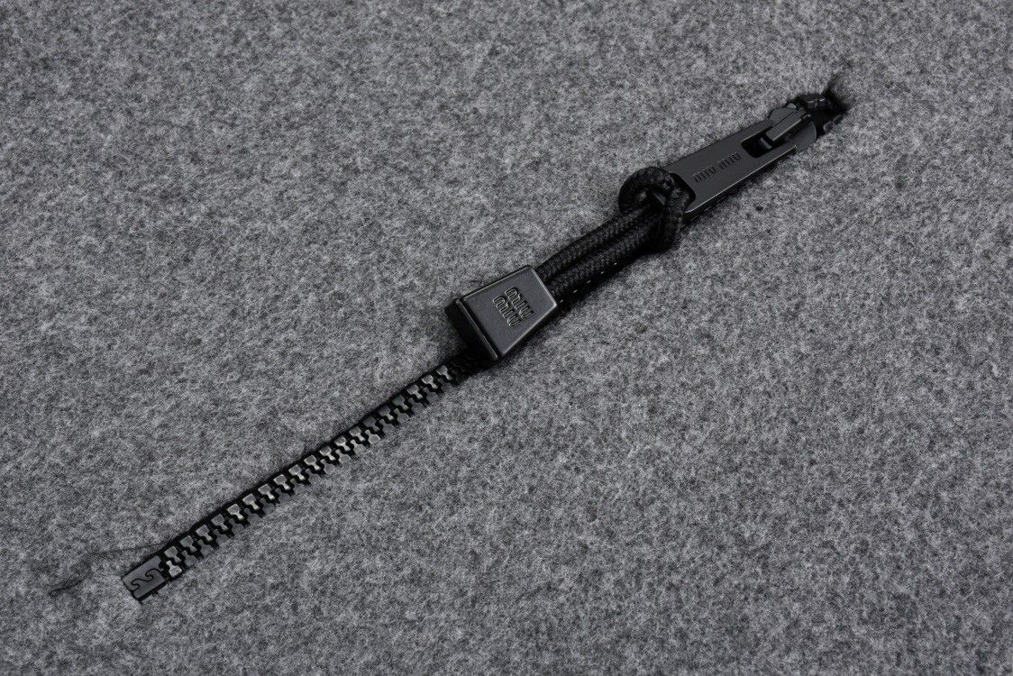 MIU MIU 缪缪 摇粒绒字母刺绣logo立领拉链夹克 外套 长袖 灰色 MJL042-15V3-F0031-S-OOO