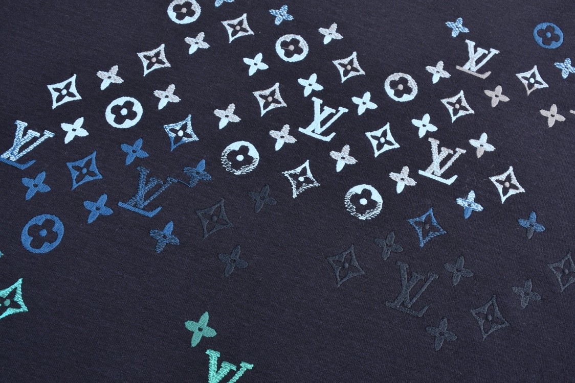 LOUIS VUITTON 路易威登 渐变刺绣圆领卫衣 长袖 秋冬款 黑色 1AFVBA