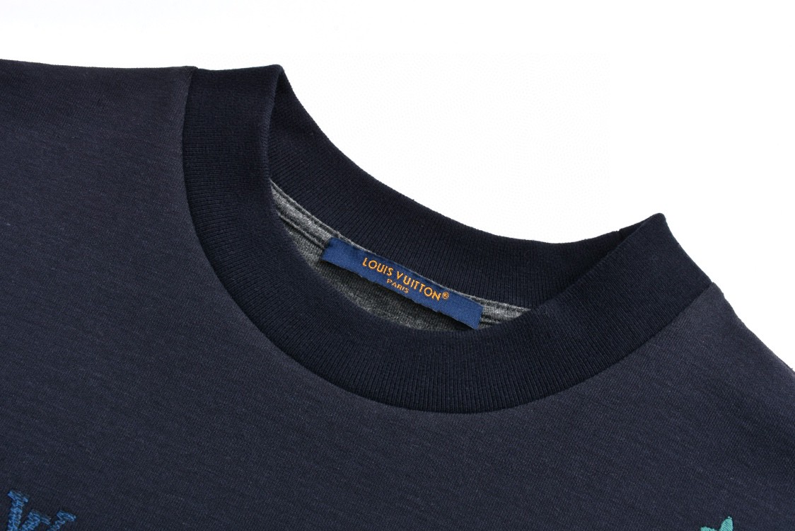 LOUIS VUITTON 路易威登 渐变刺绣圆领卫衣 长袖 秋冬款 黑色 1AFVBA