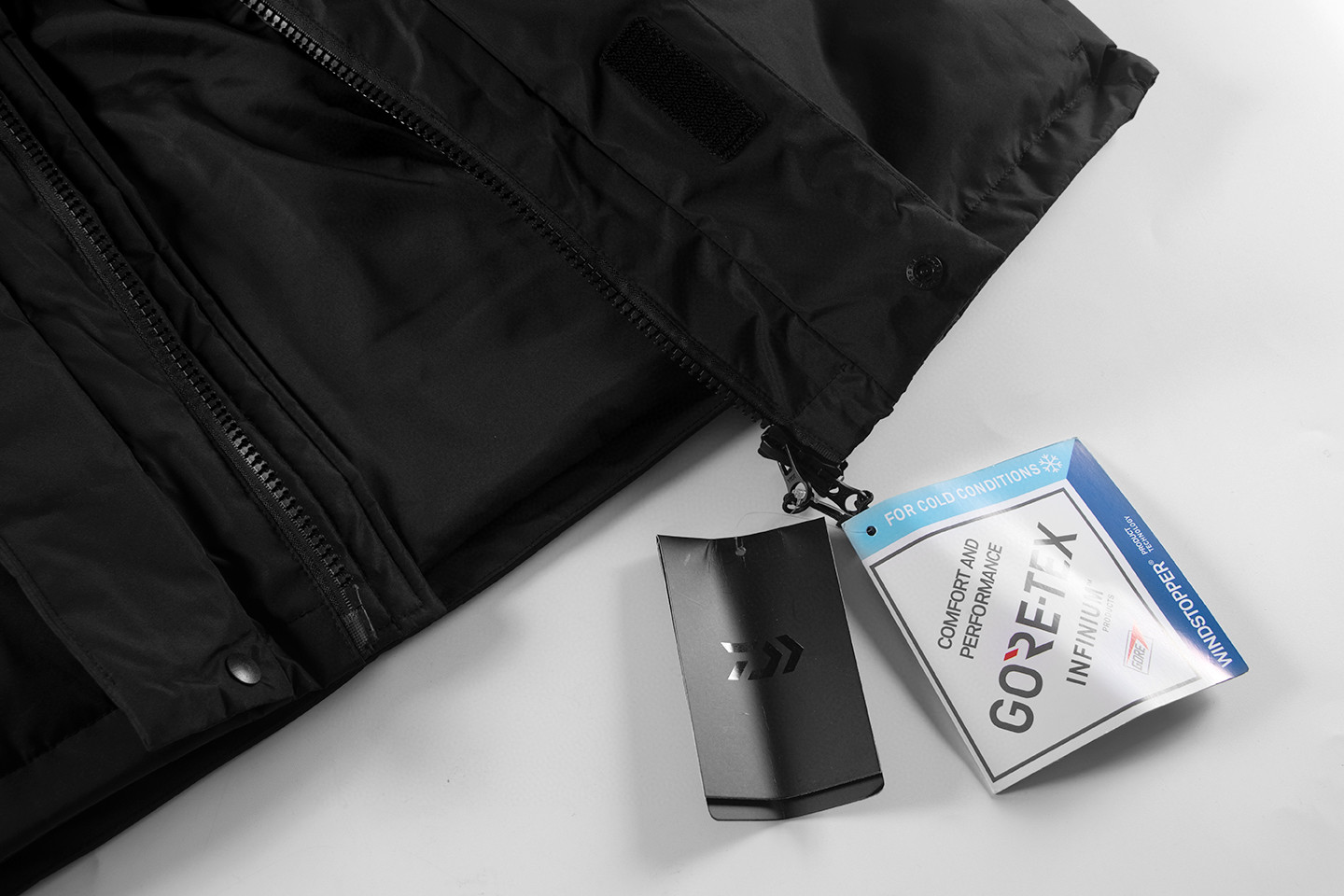 DAIWA PIER39 GORE TEX INFINIUM EXPEDITION 中长款拉链连帽羽绒服 外套 保暖 卡其色 黑色