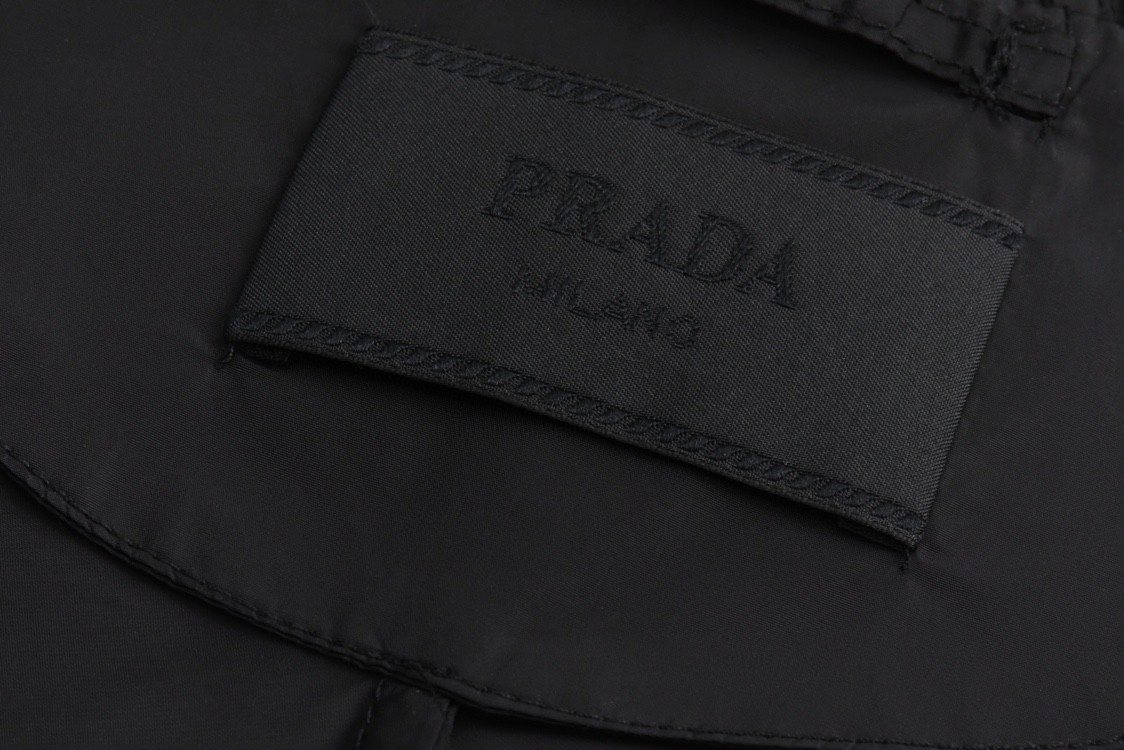PRADA 普拉达 拼色logo徽标拉链连帽冲锋衣 夹克 外套 黑灰色 SGC601-1WQ9-F0N5A-S-BOO