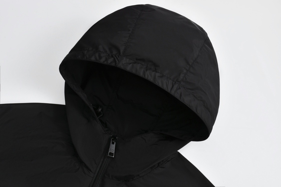 PRADA 普拉达 拼色logo徽标拉链连帽冲锋衣 夹克 外套 黑灰色 SGC601-1WQ9-F0N5A-S-BOO