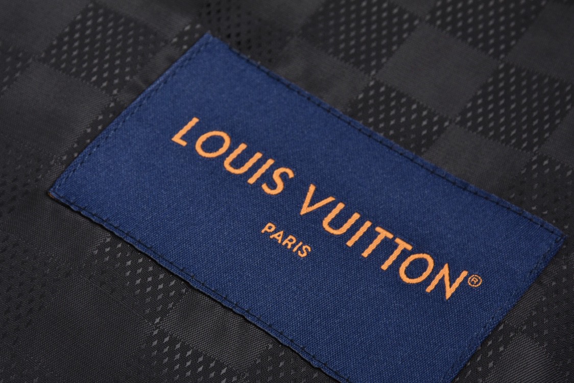 LOUIS VUITTON 路易威登 水晶缀饰麂皮棒球服 外套 夹克 长袖 黑色 1AFXEU