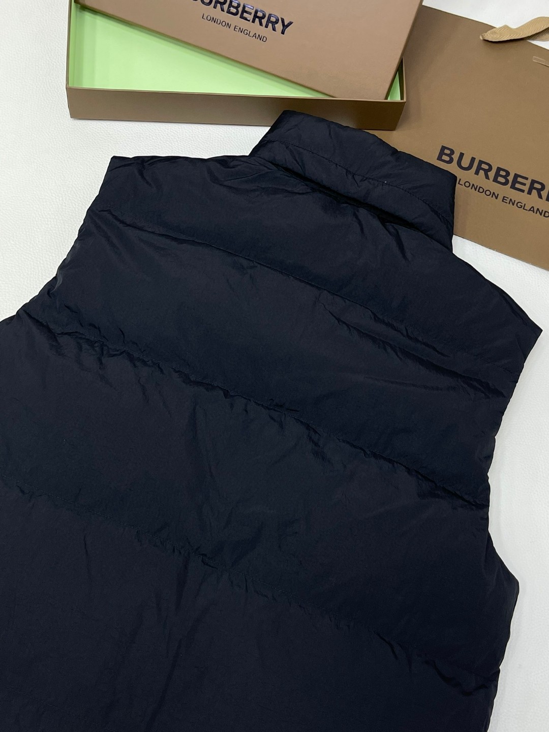 Burberry 巴宝莉 双面两穿格纹羽绒服马甲 背心 外套 棕色 80942361
