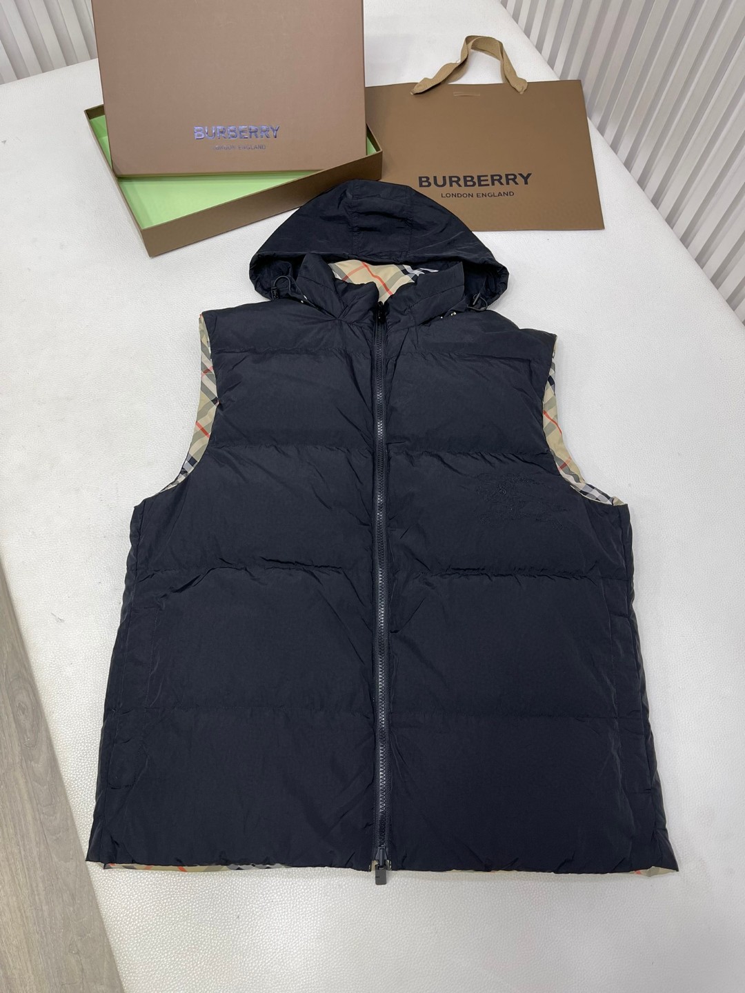 Burberry 巴宝莉 双面两穿格纹羽绒服马甲 背心 外套 棕色 80942361