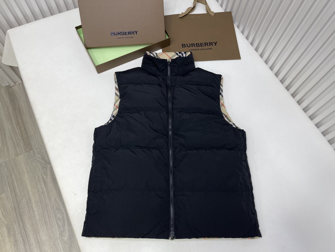 Burberry 巴宝莉 双面两穿格纹羽绒服马甲 背心 外套 棕色 80942361