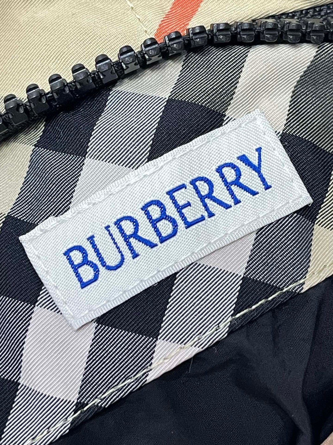 Burberry 巴宝莉 双面两穿格纹羽绒服马甲 背心 外套 棕色 80942361