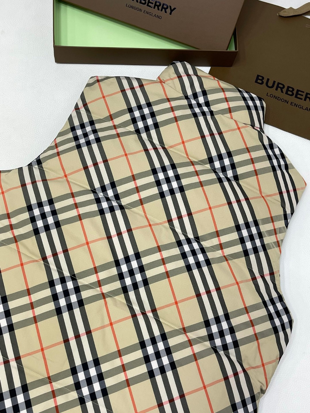 Burberry 巴宝莉 双面两穿格纹羽绒服马甲 背心 外套 棕色 80942361