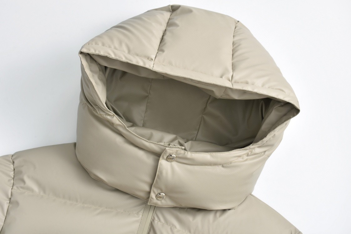 PRADA 普拉达 口袋徽标拉链连帽羽绒服 外套 卡其色 保暖