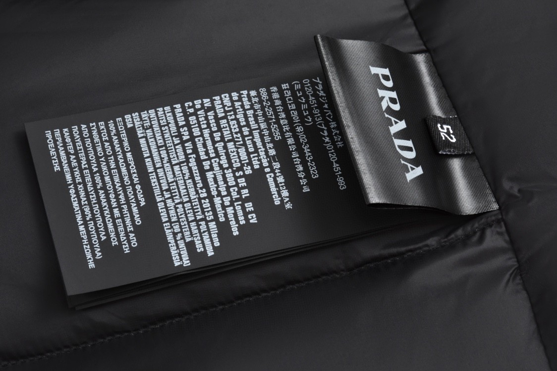 PRADA 普拉达 口袋徽标拉链连帽羽绒服 外套 黑色 保暖