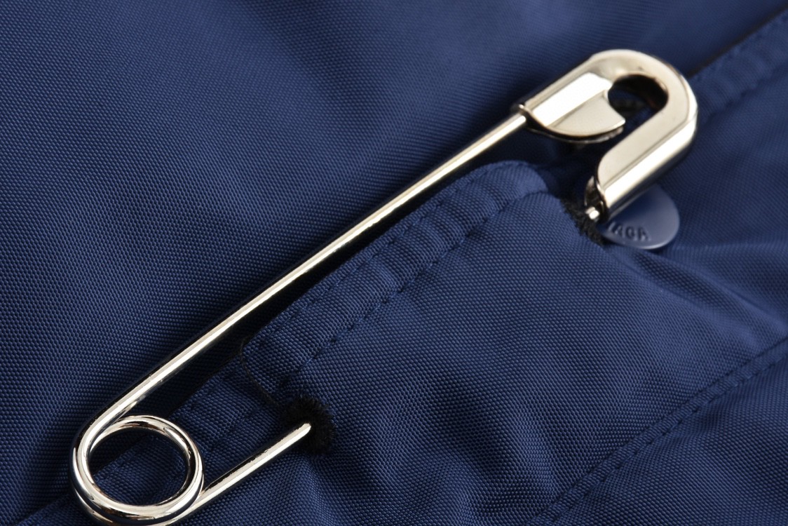 Balenciaga 巴黎世家 别针装饰字母logo印花拉链两面穿棉服 夹克 面包服 外套 长袖 秋冬 黑色 808793TR0181000