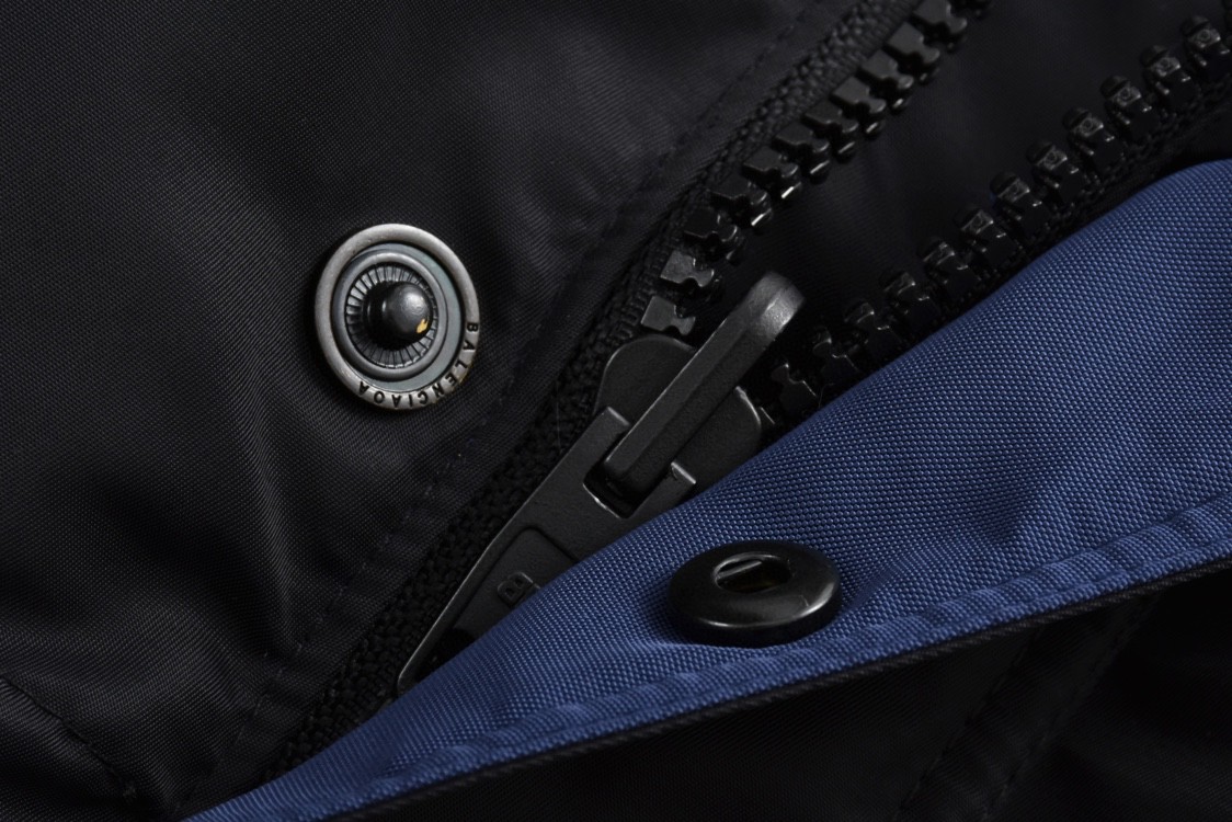 Balenciaga 巴黎世家 别针装饰字母logo印花拉链两面穿棉服 夹克 面包服 外套 长袖 秋冬 黑色 808793TR0181000