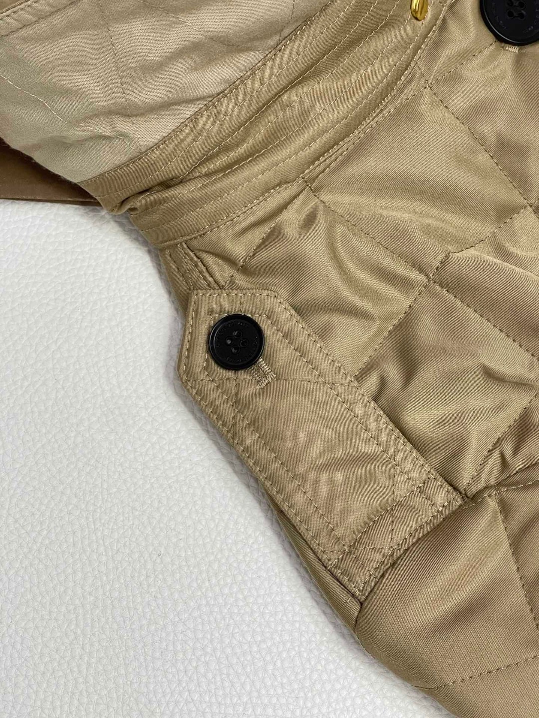 Burberry 巴宝莉 纯色单排扣翻领棉服 夹克 长袖 外套 卡其色 黑色 40623911