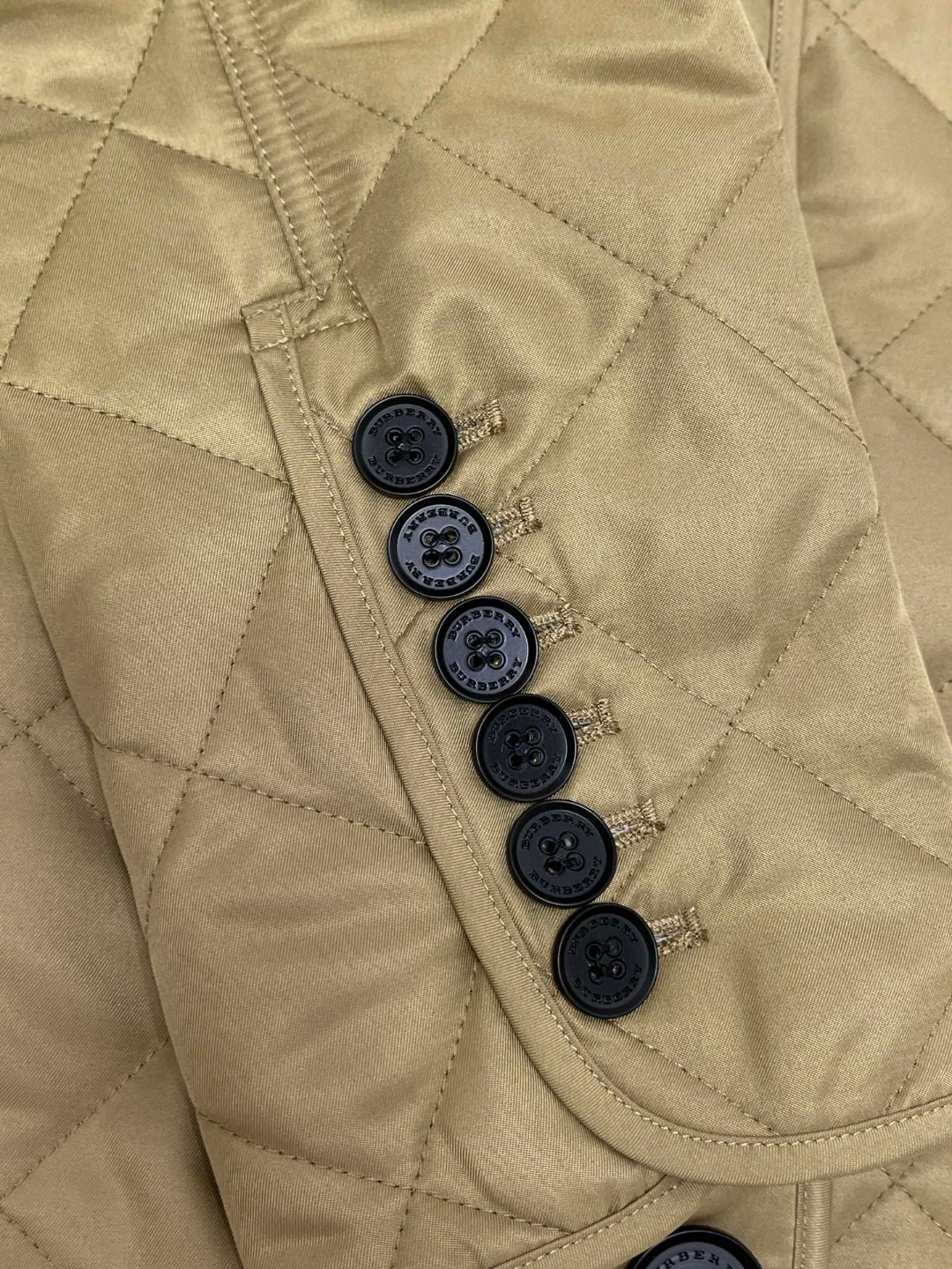 Burberry 巴宝莉 纯色单排扣翻领棉服 夹克 长袖 外套 卡其色 黑色 40623911