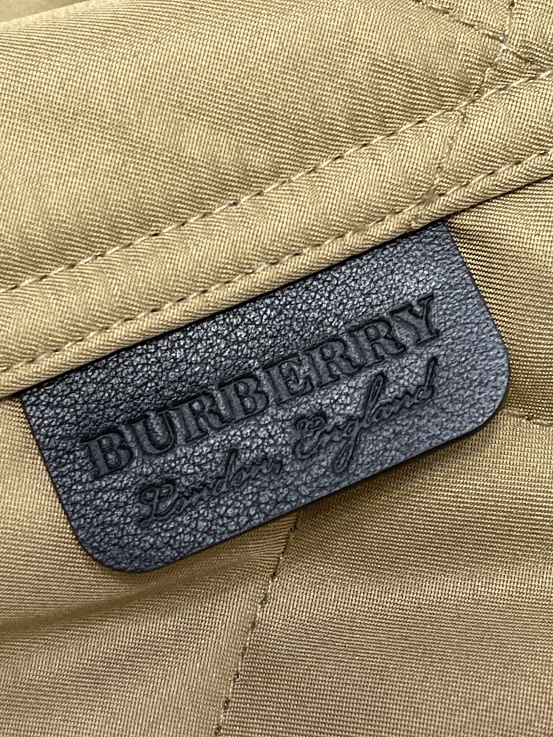 Burberry 巴宝莉 纯色单排扣翻领棉服 夹克 长袖 外套 卡其色 黑色 40623911