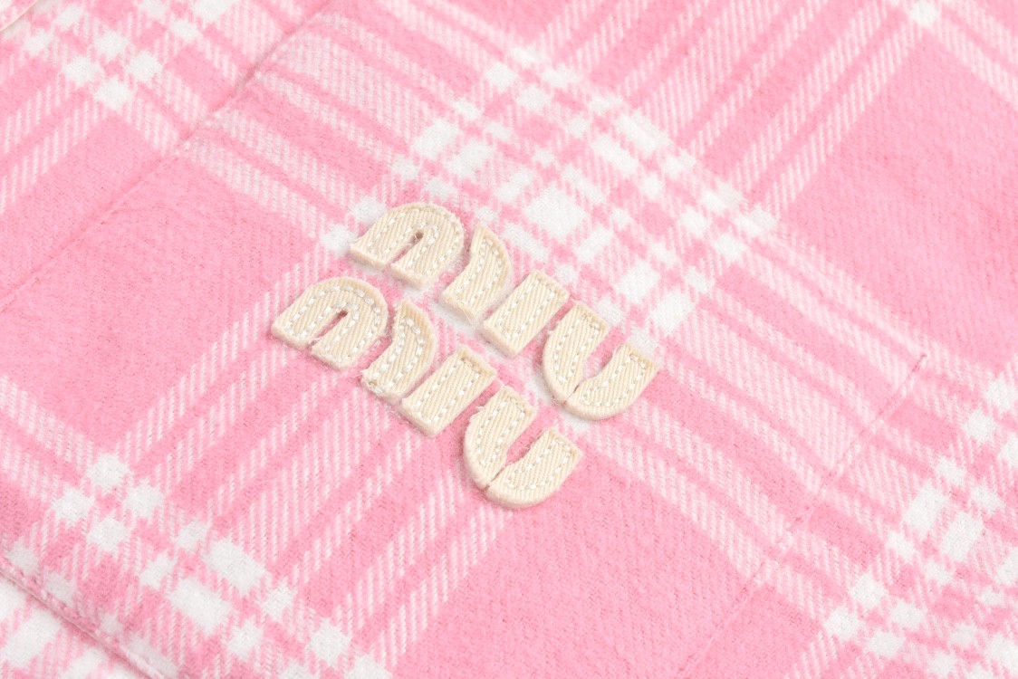 MIU MIU 缪缪 格纹字母刺绣拉单排扣衬衫羽绒服 夹克 长袖 外套 卡其色 蓝色 粉色 ML855-13L8-F0KTK-S-232