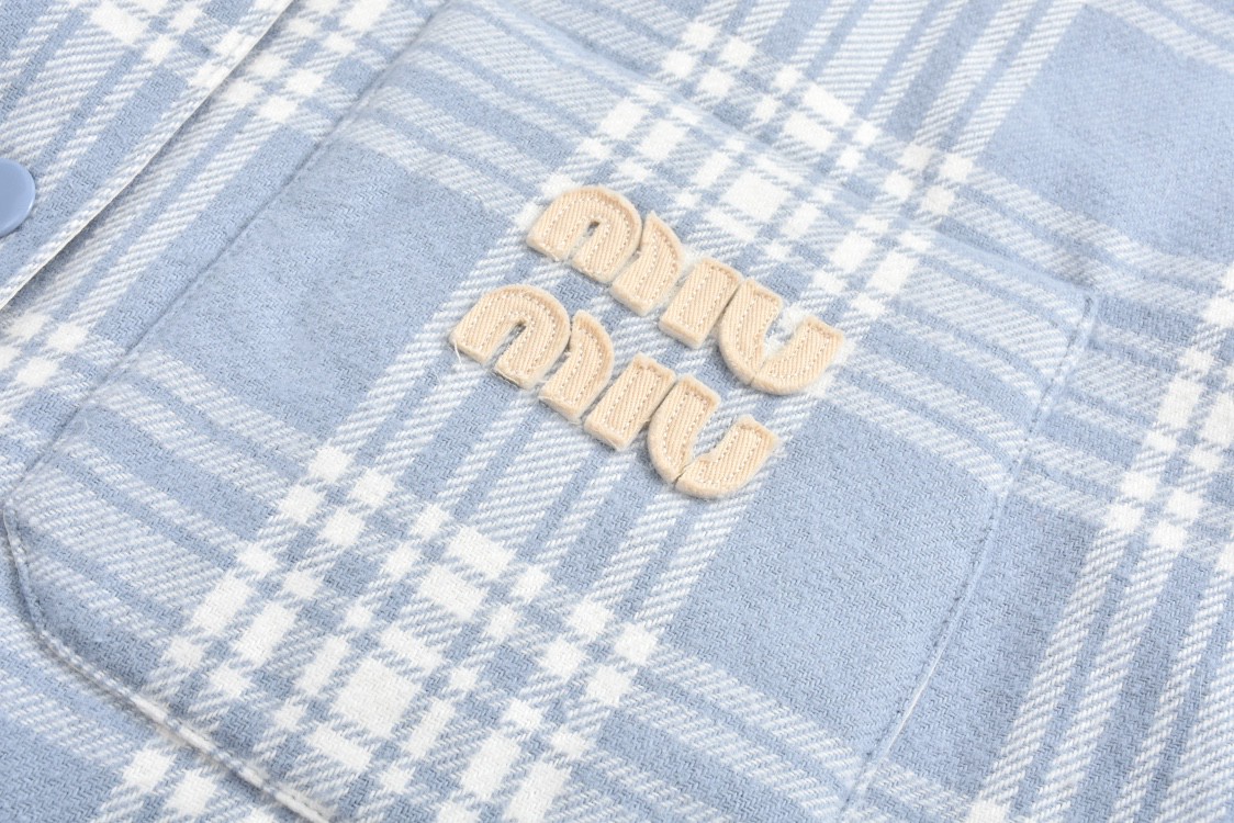 MIU MIU 缪缪 格纹字母刺绣拉单排扣衬衫羽绒服 夹克 长袖 外套 卡其色 蓝色 粉色 ML855-13L8-F0KTK-S-232