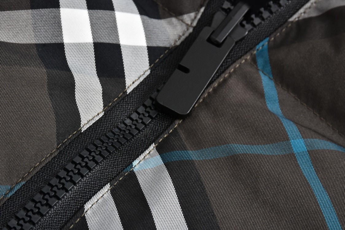 Burberry 巴宝莉 格纹双面两穿羽绒服 长袖 外套 深绿色 80945941