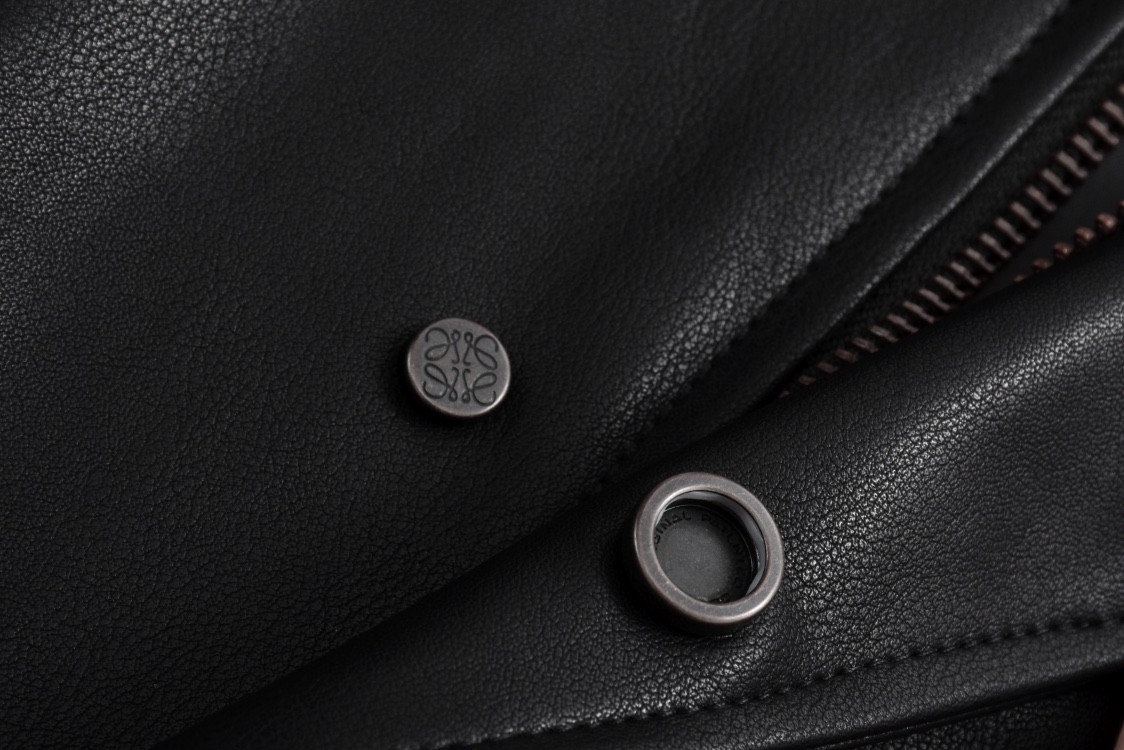 Loewe 罗意威 纯色徽标皮衣衬衫 外套 夹克 长袖 秋冬 黑色H526Y31L29-1100