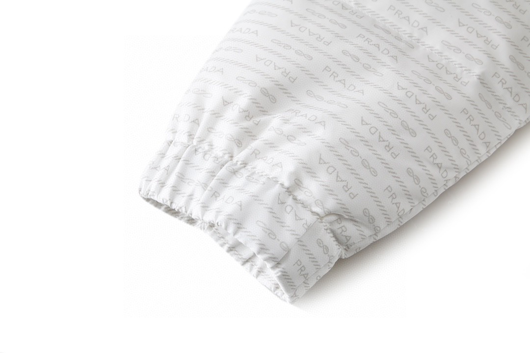 PRADA 普拉达尼龙提花拉链立领羽绒服 外套 保暖 白色 黑色