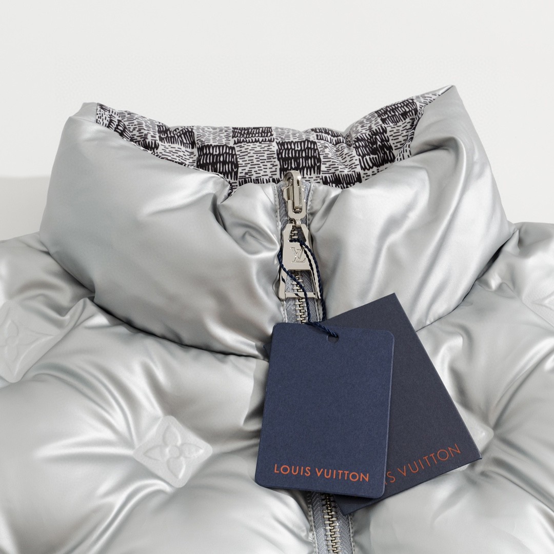 LOUIS VUITTON 路易威登 压纹双面两穿拉链立领羽绒服 外套 长袖 银色