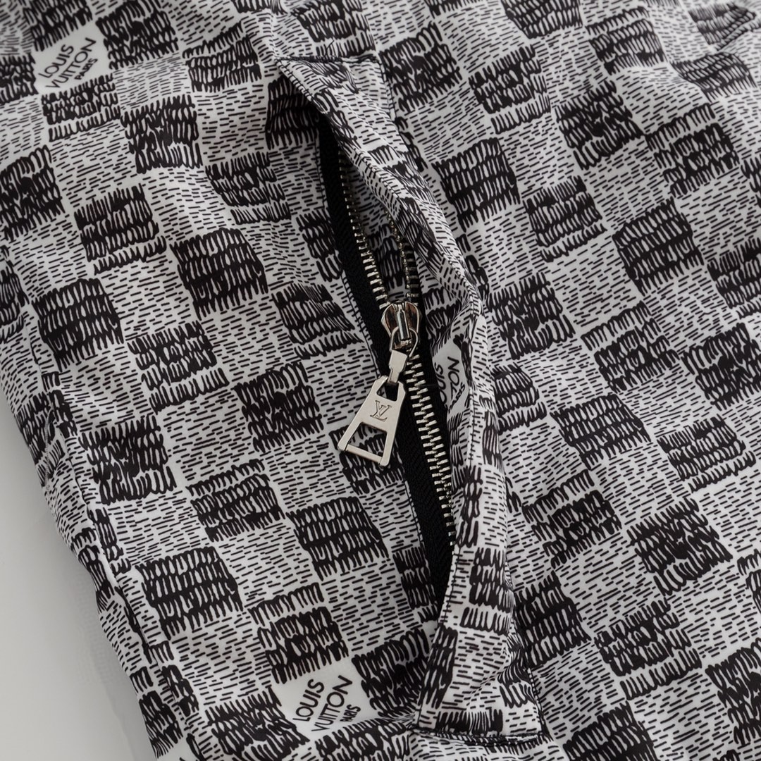 LOUIS VUITTON 路易威登 压纹双面两穿拉链立领羽绒服 外套 长袖 银色