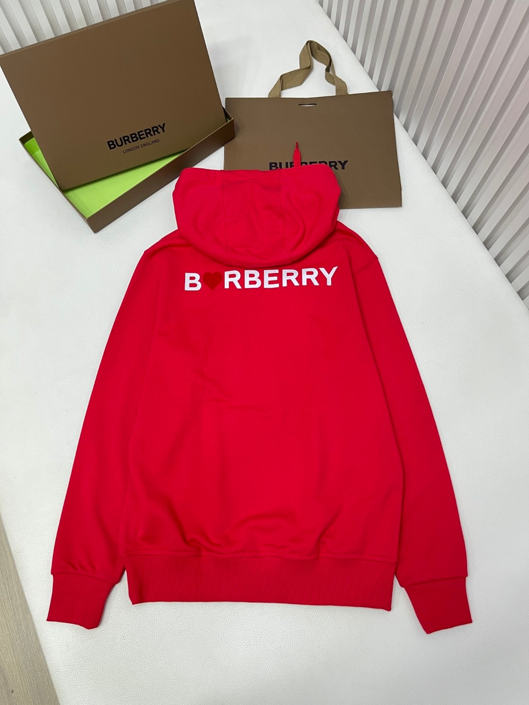Burberry 巴宝莉 限定心形马术骑士图案印花连帽卫衣 长袖 红色 黑色 80728431