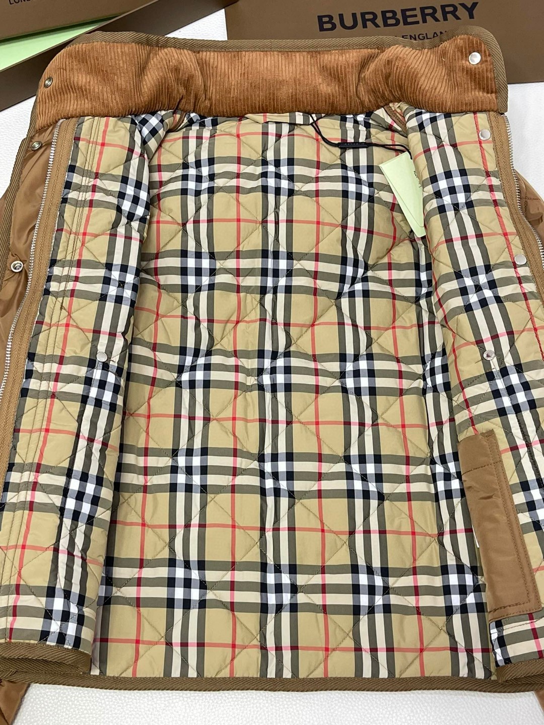 Burberry 巴宝莉 菱形绗缝单排扣连帽夹克 棉服 外套 长袖 短款 秋冬款 棕色 绿色 80776631