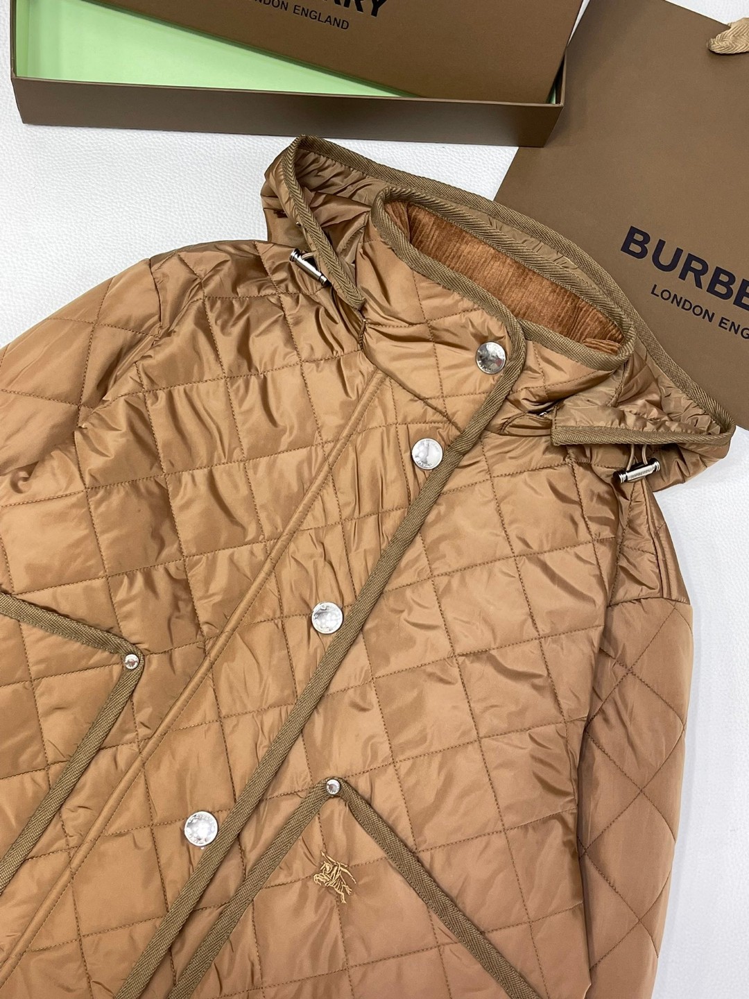 Burberry 巴宝莉 菱形绗缝单排扣连帽夹克 棉服 外套 长袖 短款 秋冬款 棕色 绿色 80776631