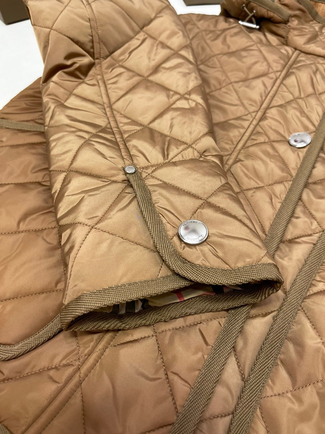 Burberry 巴宝莉 菱形绗缝单排扣连帽夹克 棉服 外套 长袖 短款 秋冬款 棕色 绿色 80776631