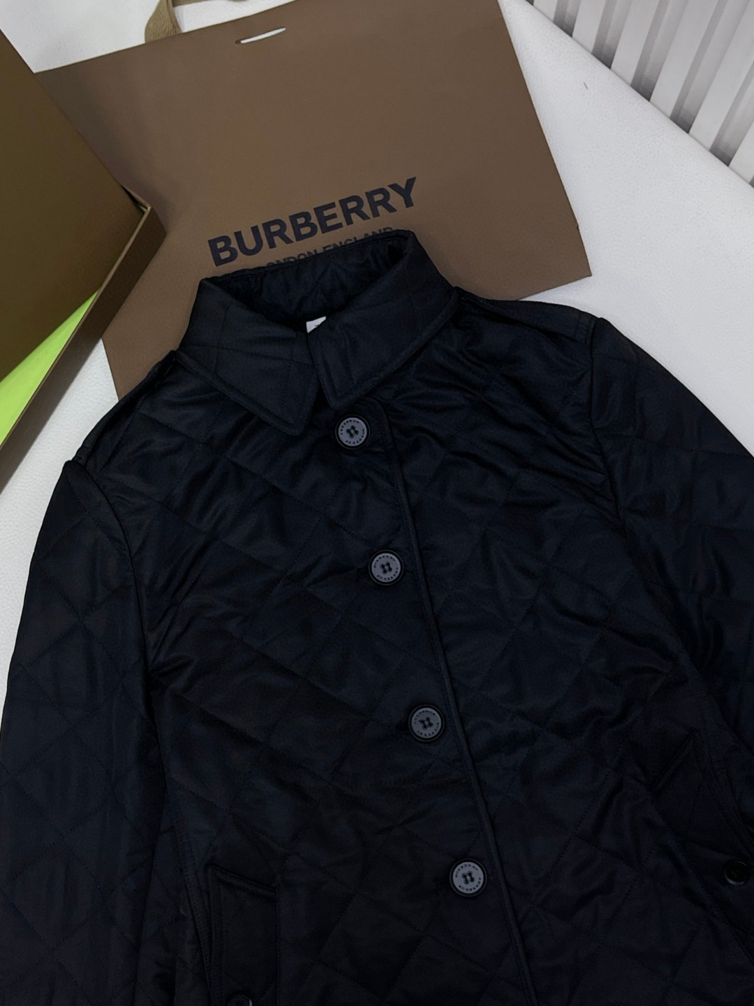 Burberry 巴宝莉 纯色单排扣翻领棉服 夹克 长袖 外套 卡其色 黑色 40623911
