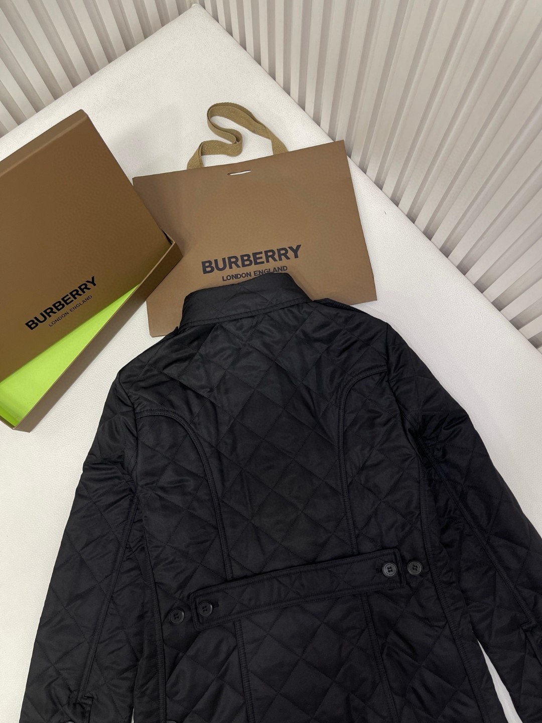 Burberry 巴宝莉 纯色单排扣翻领棉服 夹克 长袖 外套 卡其色 黑色 40623911